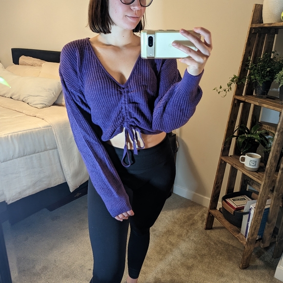 Cropped Sweater - Picture 2 of 5